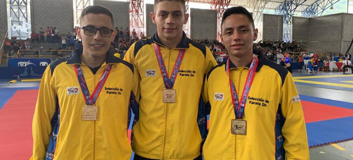 Karatecas de Marinilla se coronaron campeones en Costa Rica