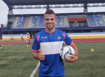 Futbolista de El Santuario es nuevo refuerzo del Árabe Unido de Panamá