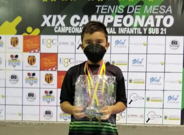 Emanuel Otálvaro, de solo 11 años, fue el más ganador del Nacional de Tenis de Mesa en Pereira