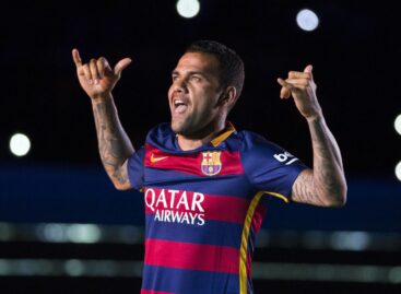 Barcelona anunció el regreso del brasileño Dani Alves