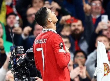 818 goles: Cristiano Ronaldo volvió a ser titular con Manchester United